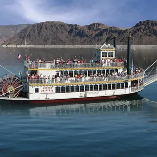 Lake Mead Cruises&apos; Desert Princess paddlewheeler