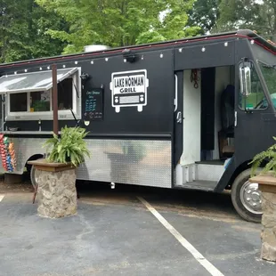 Big black truck, ask for Charlie