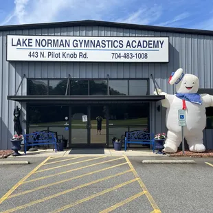 They even get into the holiday spirit!