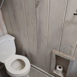 2 bedroom cabin and 2 bathrooms with sun porch Bluebird Cabin