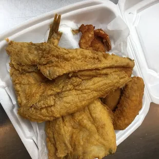 food, fried chicken, bbq wings, poultry, fried chicken wings, chicken, bbq chicken, chicken wings and fried chicken, chicken wings