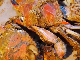 Ships Cafe Restaurant and Crab House