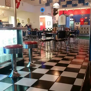 Retro-style set up; great atmosphere :)