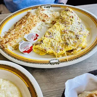 Western Omelette with Hash Browns