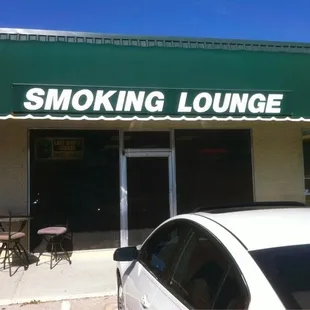 smoking lounge