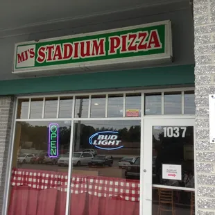 the outside of the restaurant