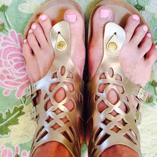 The sandals competition is ON at Lakeman's.