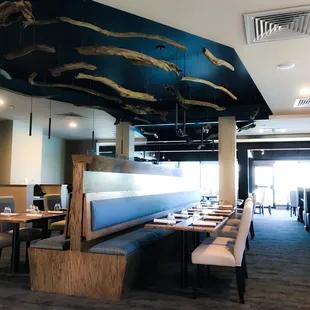 Dining Room at Lakepoint