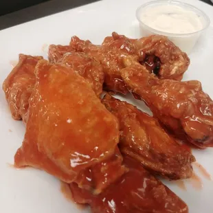 Bone-in jumbo wings