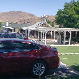 Great gathering space &amp; great barbecue!!