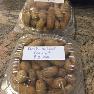 Fresh boiled peanuts