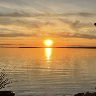 We arrived at 3pm and after 10" had to track down an employee to order a glass of wine. The place seemed abandoned. Wine fine, view great!