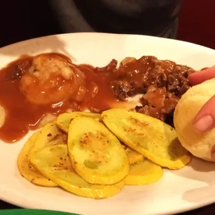 Roast beef, mashed potatoes, and grilled squash. Very tasty