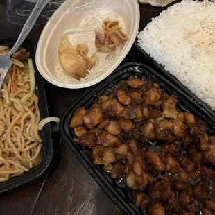 1) Chow Mein Beef 2)House Chicken Special 3) White Rice 4) Cream Cheese Wonton