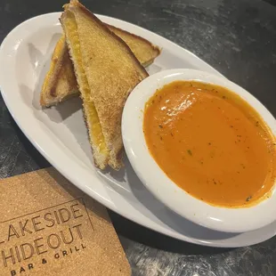 Grilled cheese and tomato bisque soup