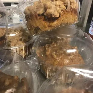 Big mamas southern praline pecan pound cake