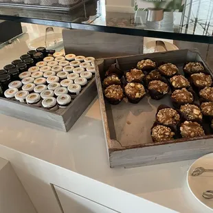 cupcakes, food, dessert