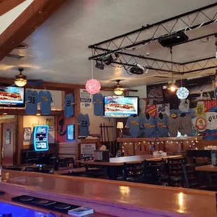 sushi and sashimi, interior