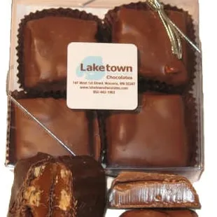 Chocolate Mixed Nut Caramel Clusters