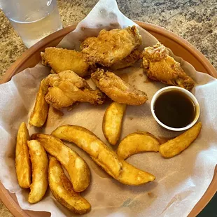 Chicken wings and wedges