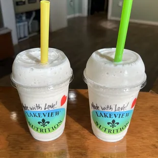 Banana Moon Pie and Banana Pudding shakes.