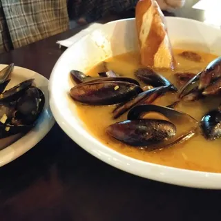 Beer Steamed Mussels
