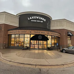 Lakewinds grocery