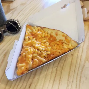 Mac &amp;a cheese pizza!