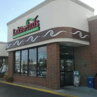 Exterior of Lakewinds