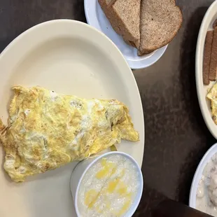 Veggie Omelet with wheat toast and grits