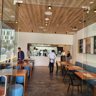 ramen and noodles, interior