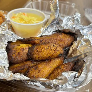 food, fried chicken wings, poultry, bbq wings, chicken wings, fried chicken, bbq chicken, chicken wings and fried chicken, chicken