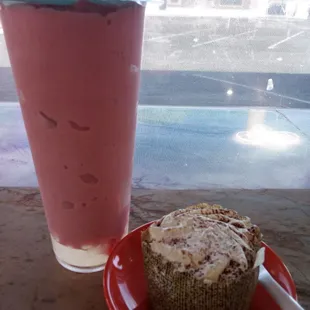 Berry smoothie with crystal boba and tiramisu cupcake.