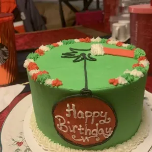 Birthday cake with grinch theme