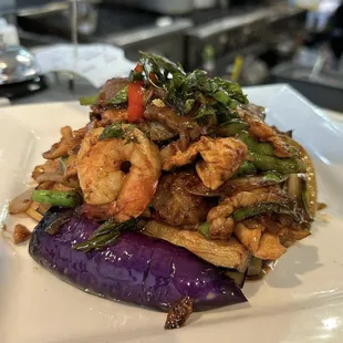 Spicy Eggplant w/Thai basil