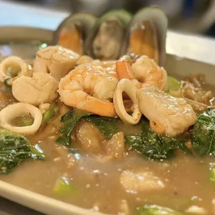 Rad-Na. (Noodle w/Gravy sauce)