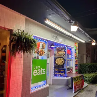 the outside of a restaurant