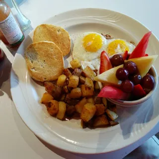 2 Eggs with Fruit
