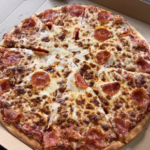 Where is the extra pepperoni at? Should be called scattered pepperoni pizza.