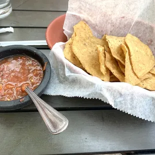 Chips &amp; salsa