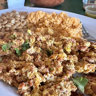 Huevos con Chorizo