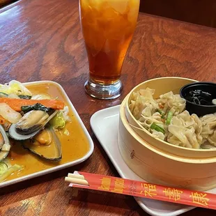 Thai Tea, Steamed Dumplings and Hoi Pad Prik (mussels)