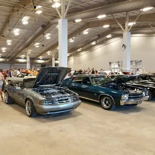 Car show at the hot air balloon fest