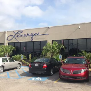 Lamarque Ford dealership