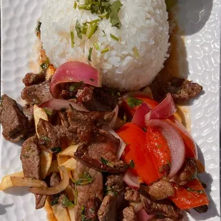 Lomo saltado