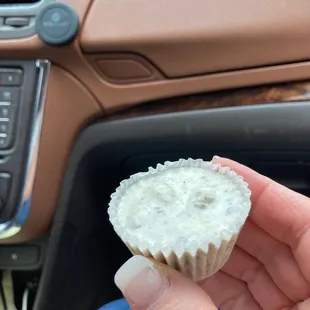 Cookies and cream cup NOM NOM