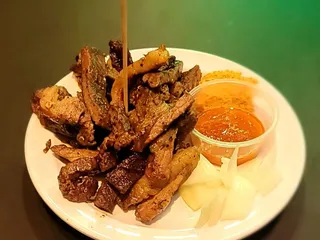 Famous Lounge