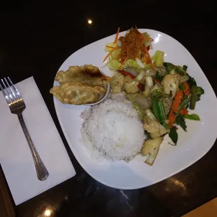 Lunch specials are the real deal!
