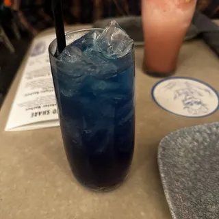 Huckleberry Dragon Fruit Lemonade