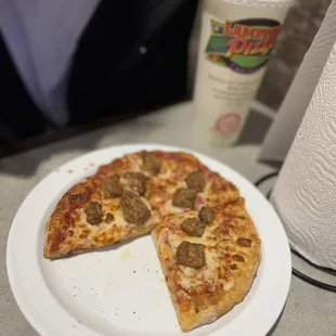 Kids 1 topping pizza w a fountain drink or juice box $ 8.50 2.03.25